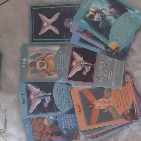 Messenger From Your Angels Oracle Cards - Picture 3 of 3